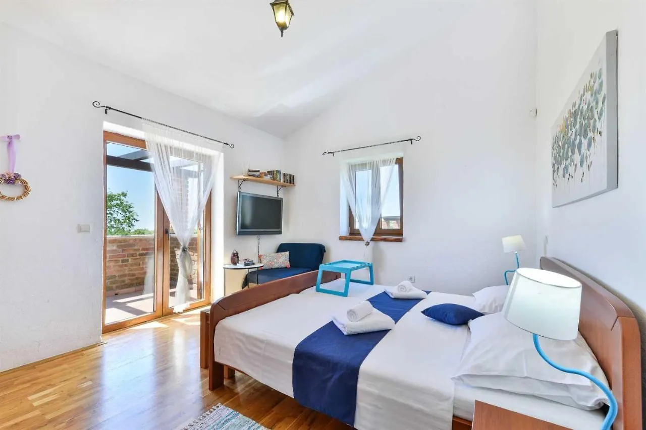 Villa Toscana Sole With Pool Svetvincenat
